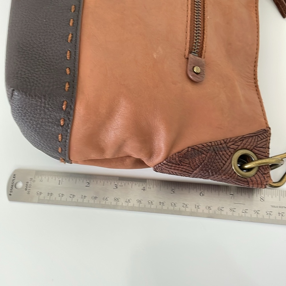 The Sak multi tone brown‎ leather shoulder bag. Braided strap. Brass hardware. - Picture 10 of 12